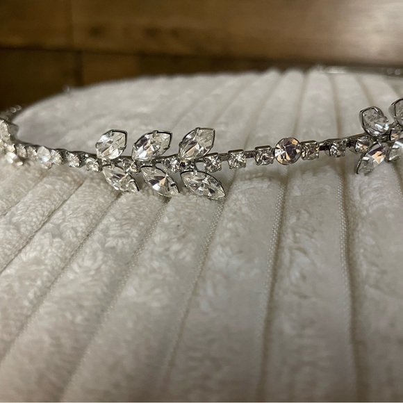 Silver Wedding Tiara/Rhinestone Bridal Headpiece  Accessory - Picture 4 of 4